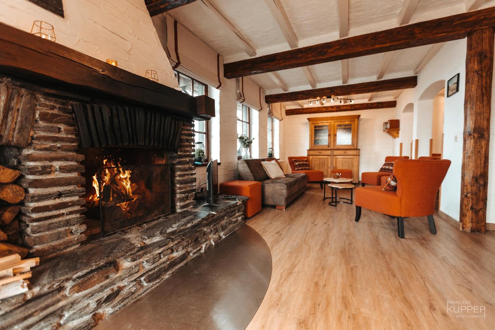 Le Grand Cerf 25 Pers, Malmedy- Chalet Rustique, Jardin Eksteriør billede